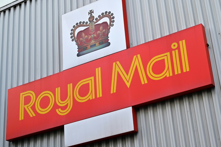  Royal Mail plans up to 10,000 job cuts