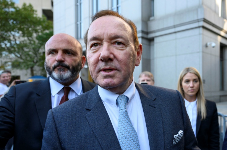  Kevin Spacey denies sex assault charge in US court