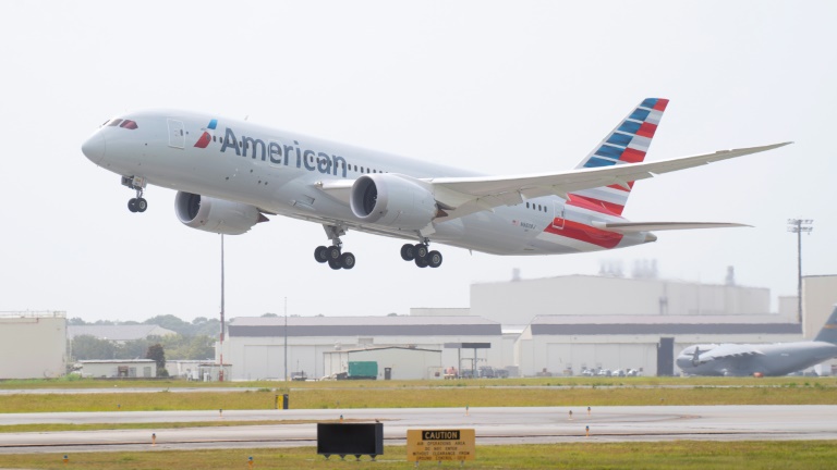  Robust travel demand boosts American Airlines’ Q3 profits