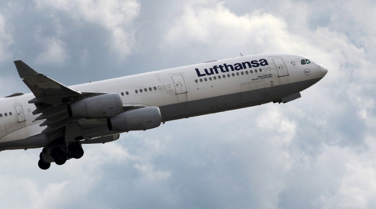  Lufthansa reports healthy profit, extending recovery