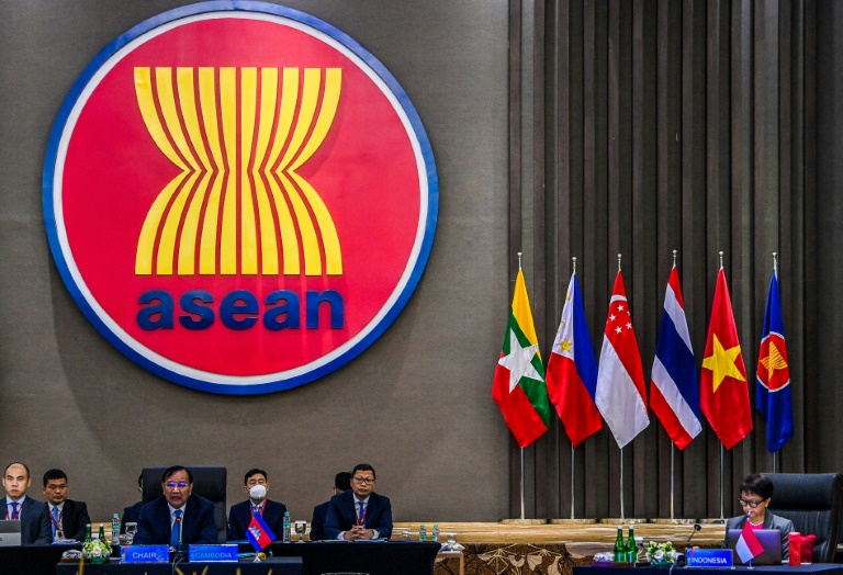  ASEAN ministers hold talks on festering Myanmar crisis