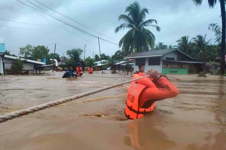  Tropical storm slams into Philippines, death toll rises to 72