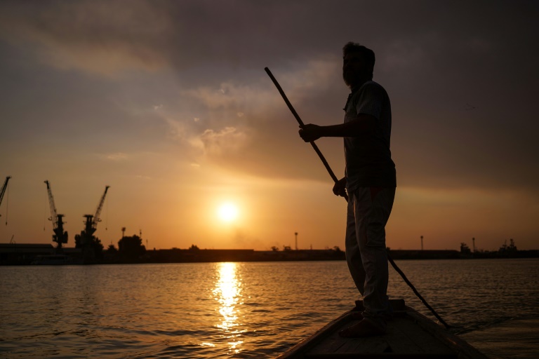  Iraq’s mighty Tigris river drying up