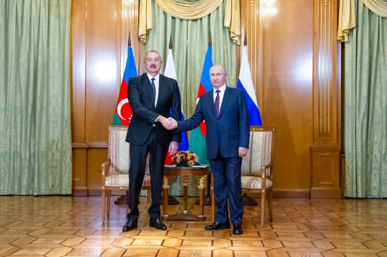  Putin looks to reassert role in talks with Armenia, Azerbaijan