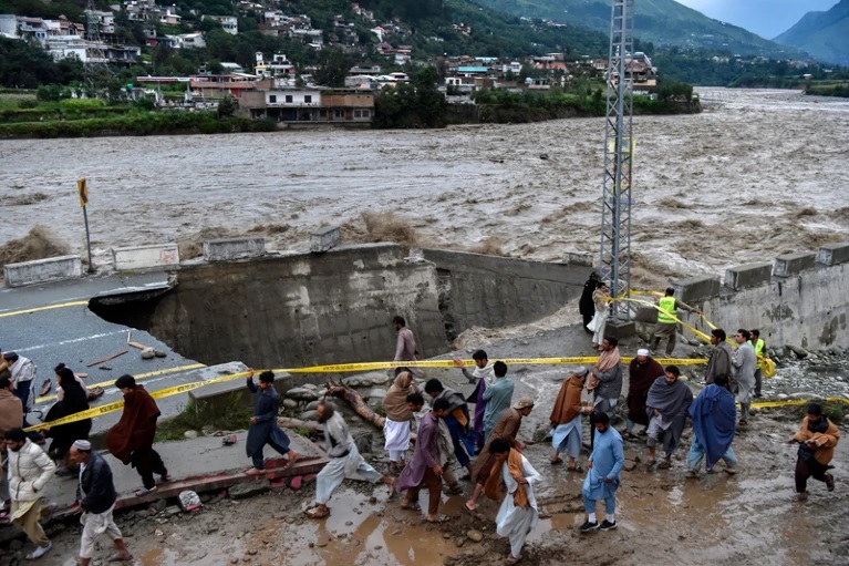  Iraq shows readiness to support flood victims in Pakistan