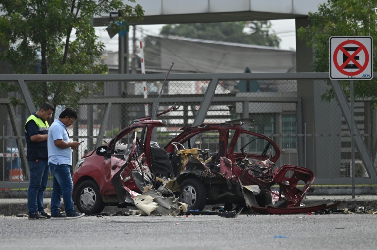  Police killed, guards held in gang violence-stricken Ecuador