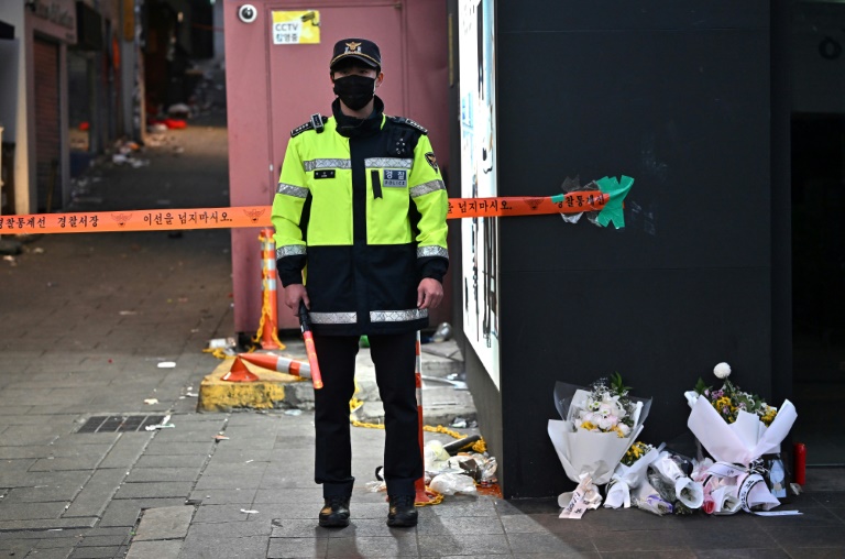  Seoul distress calls show four hours of mayhem, police inaction