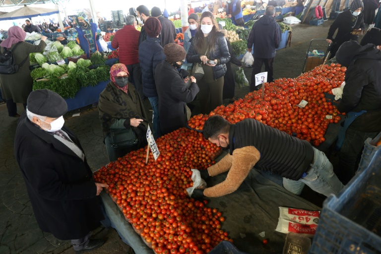  Turkish inflation tops 85%, highest since 1997