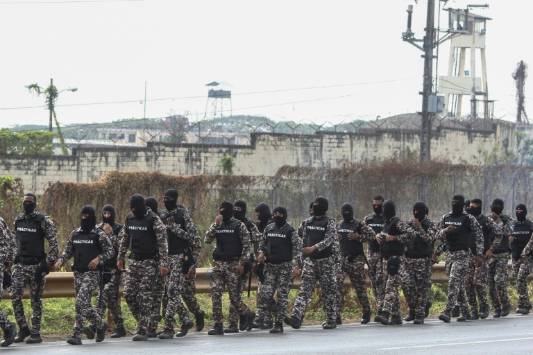  Ecuador drug violence: six police wounded in prison riot