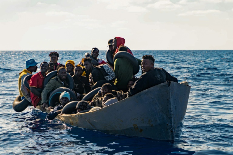  Child migrants need safe port as tensions rise: rescue charities