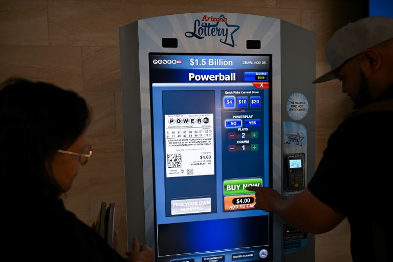  Powerball jackpot grows to record $2.3 bn in US