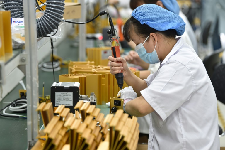  China factory gate prices fall for first time in nearly two years