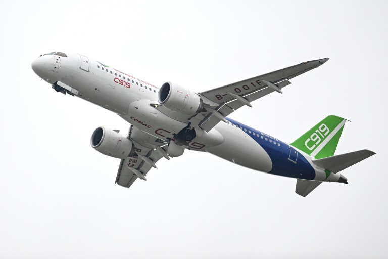  China unveils new orders for homegrown passenger jet