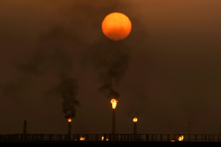  Surge of fossil fuel lobbyists at climate talks: watchdogs