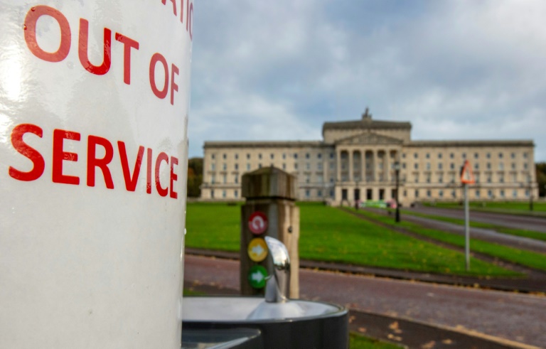  UK govt proposes pay cut for N.Ireland lawmakers