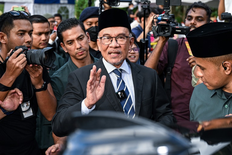  Malaysia’s new PM Anwar: from prison to power, a dream fulfilled