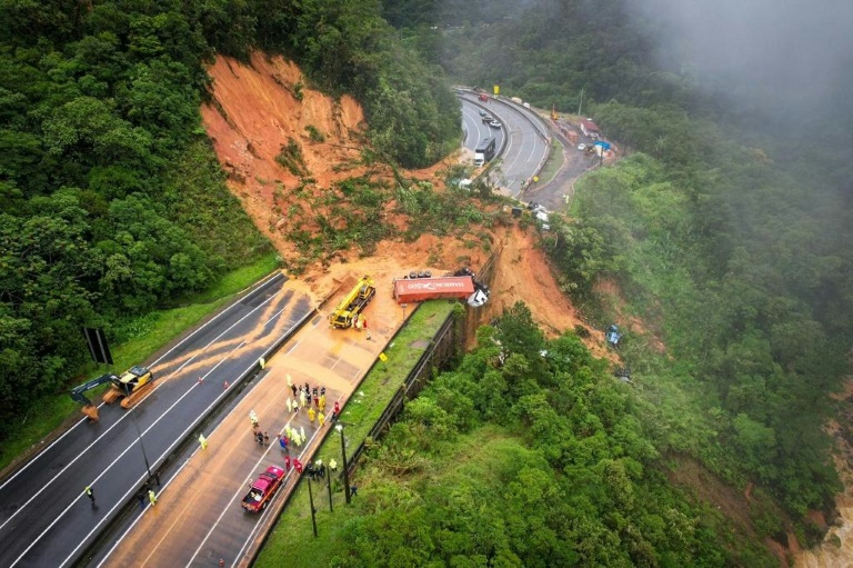  Two dead, dozens missing as landslide wipes out Brazil highway