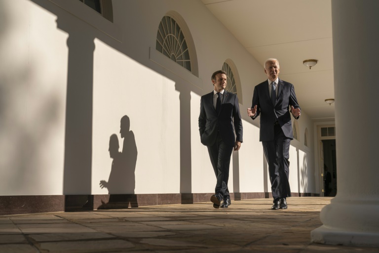  Le bromance breaks out at Biden-Macron state visit