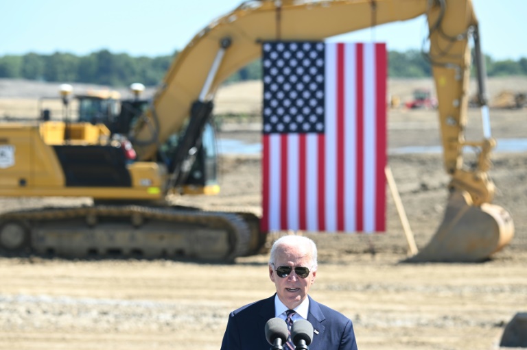  Biden celebrates giant semiconductor project