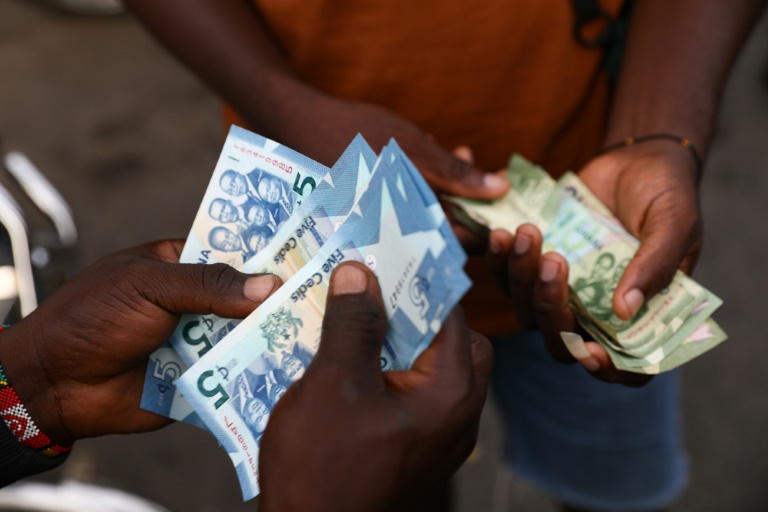  Ghana battles economic crisis