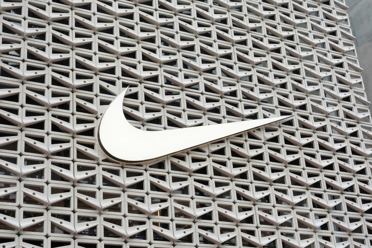  Nike tops estimates despite hit to profit margins