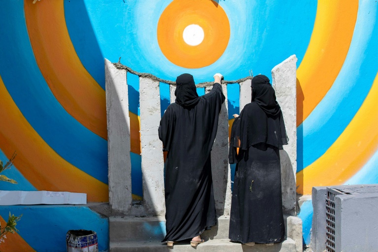  Yemen’s women chafe under tightening Huthi restrictions