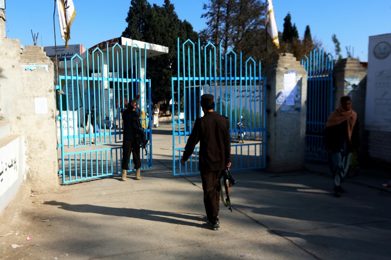  Afghan women stage street protest against university ban