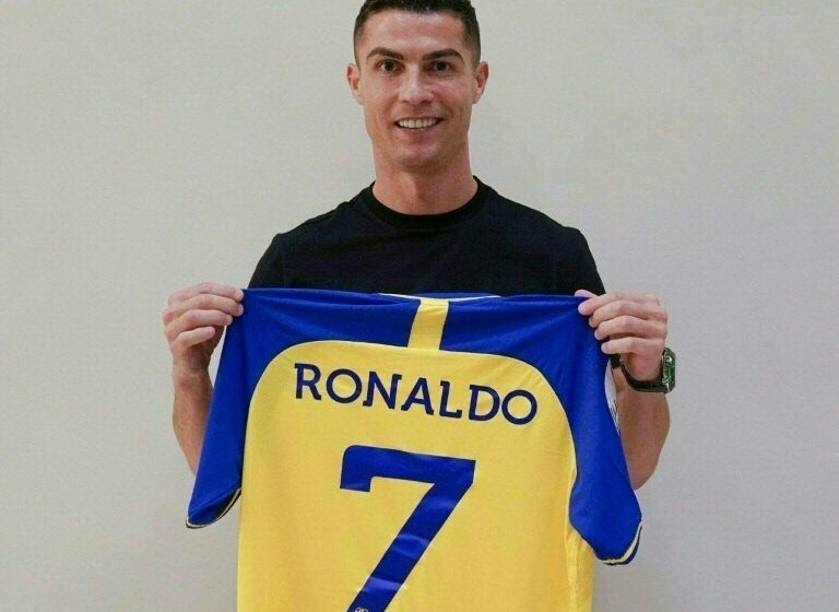  Saudis flock to buy Ronaldo shirts after Al Nassr deal