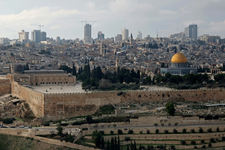  Israel extreme-right minister visits Al-Aqsa mosque compound