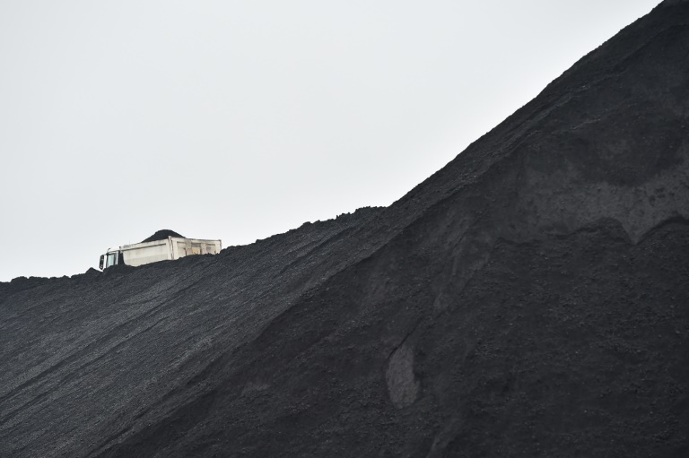  Global investors pressure Glencore over coal production