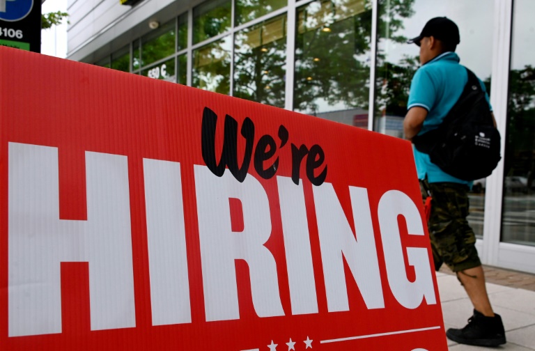  US private hiring rose in December as labor market remains strong