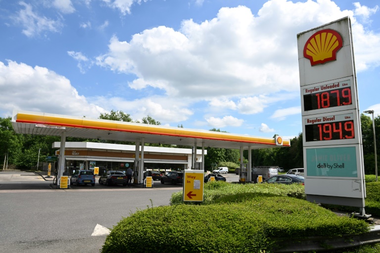  Shell says European windfall taxes to cost $2 billion