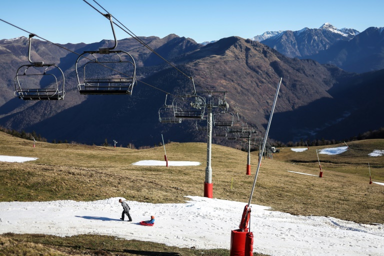  France suffered record heat, rain shortfall in 2022: weather office