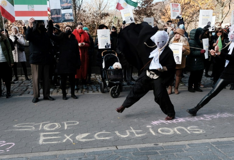  Iran executes two more men in connection with protests