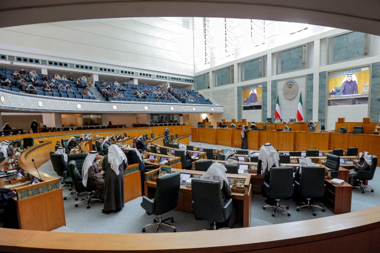  Short-lived Kuwait cabinet resigns after parliament disputes