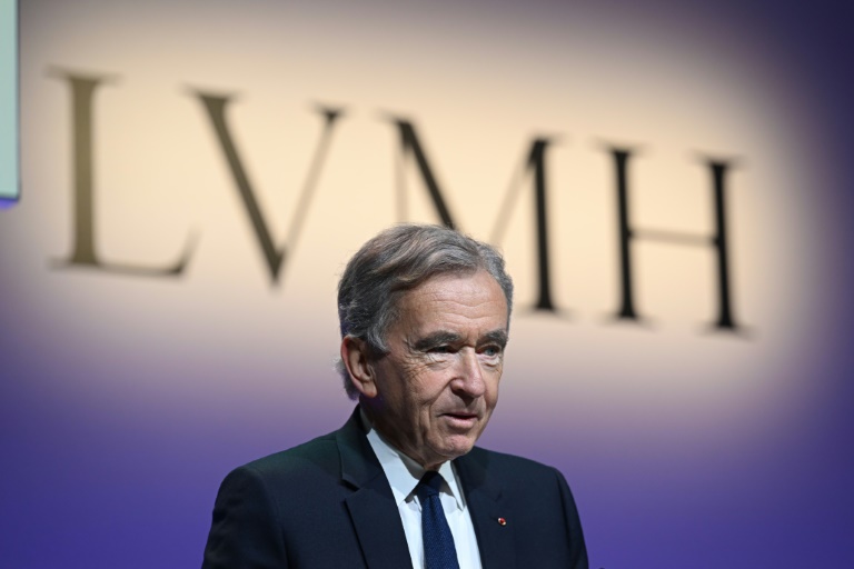  Luxury giant LVMH sales, profit hit new highs