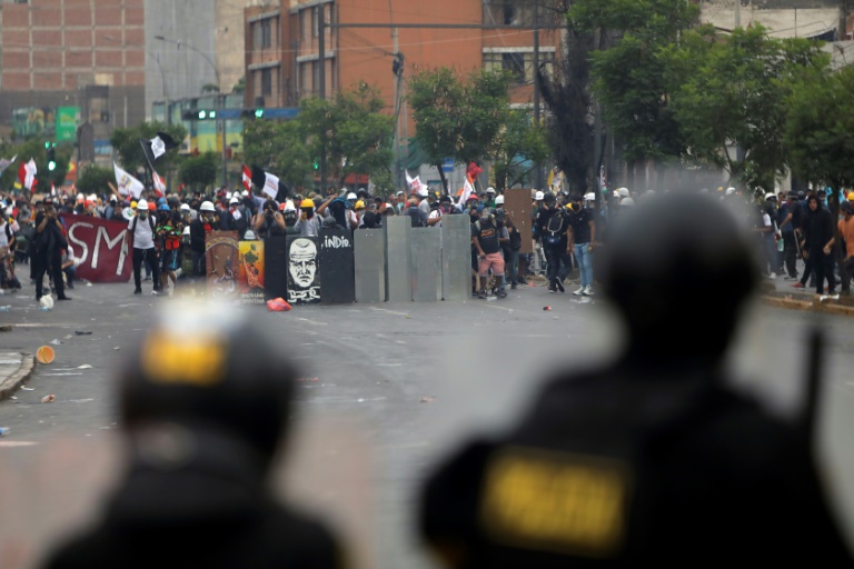  Protesters stand ground as Peru congress mulls early elections