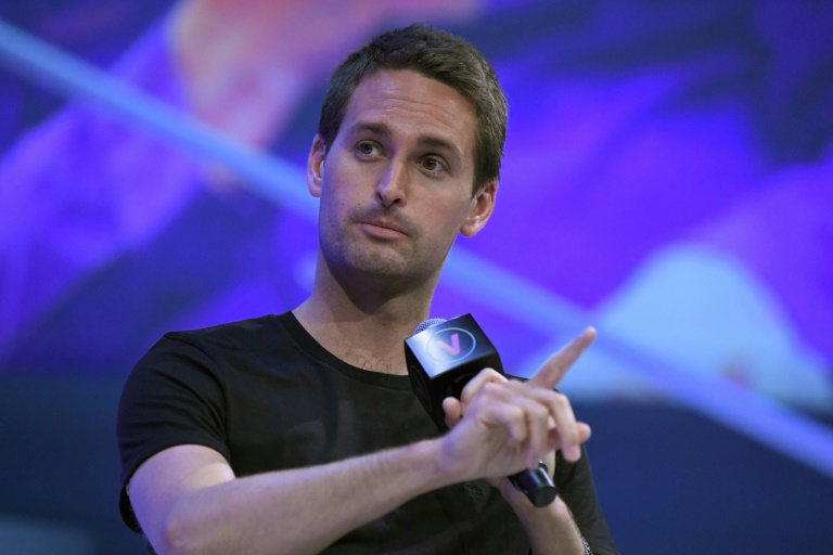  Snap shares dive on bad quarterly results