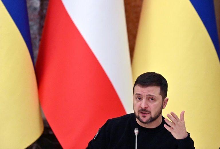  Ukraine targets oligarch, ex-minister in graft clampdown