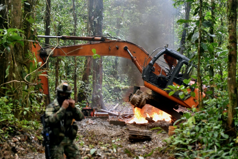  Colombia’s war on illegal gold mines also hits outlaw armed groups