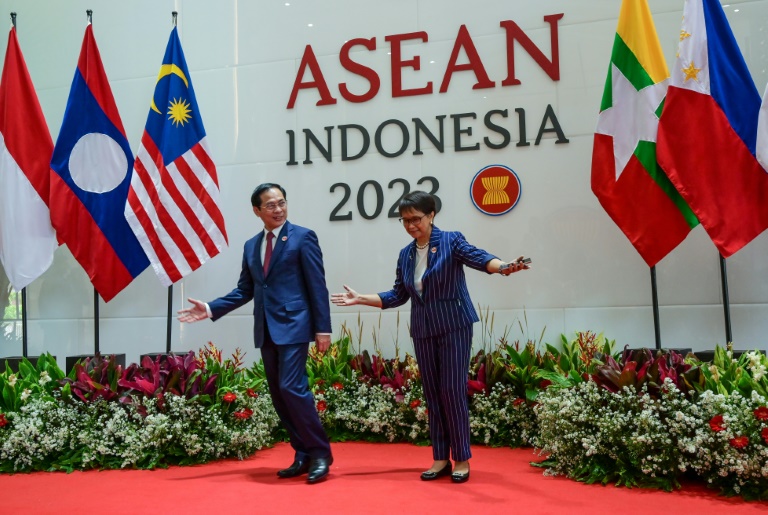  Indonesia tells outsiders not to use ASEAN as ‘proxy’