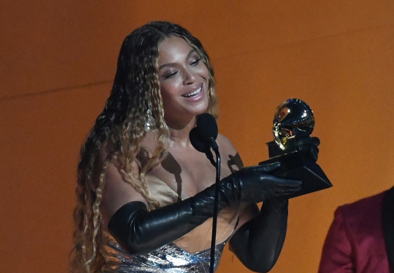  Beyonce breaks Grammy record for most wins ever