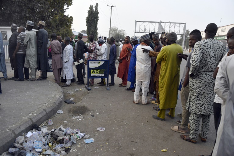  In northern Nigeria, fuel, cash crisis taints election campaign