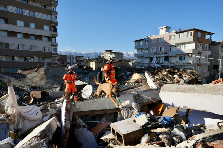  Stay or go: Turkish quake leaves few options for survivors