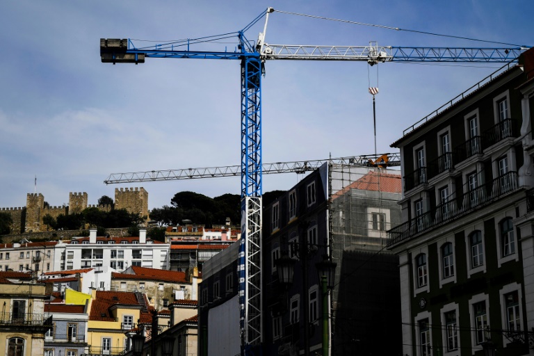  Portugal ends ‘golden visas’ to rein in property speculation