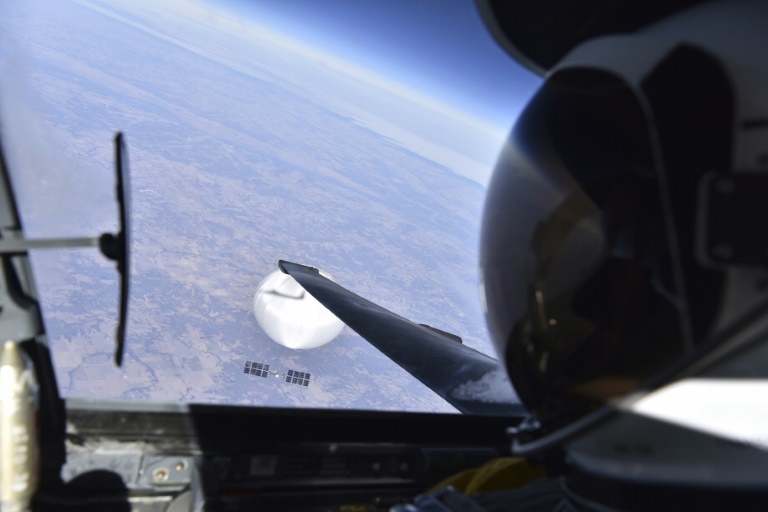  US releases pilot’s high-altitude selfie with Chinese balloon