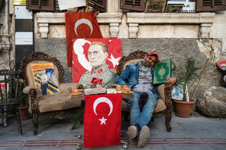  Antique shop’s defiance brings hope to Turkish quake zone