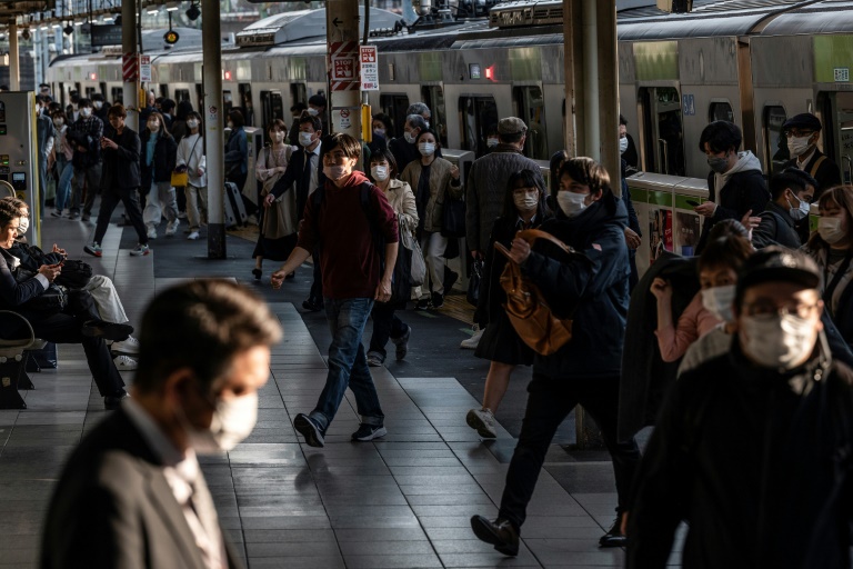  Asian markets mixed as banking fears persist