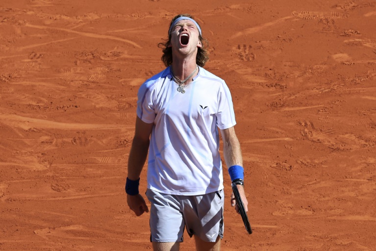  Rublev, Zverev battle through as Davidovich Fokina falls in Monte Carlo