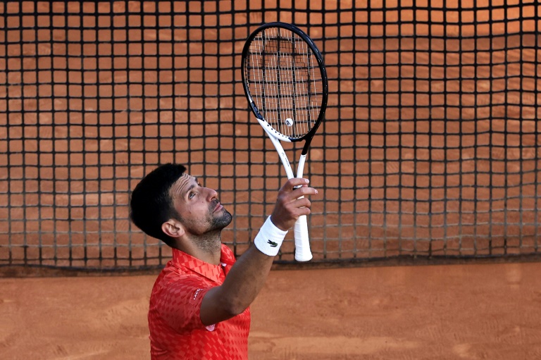  Djokovic labours to win, Tsitsipas advances in Monte Carlo